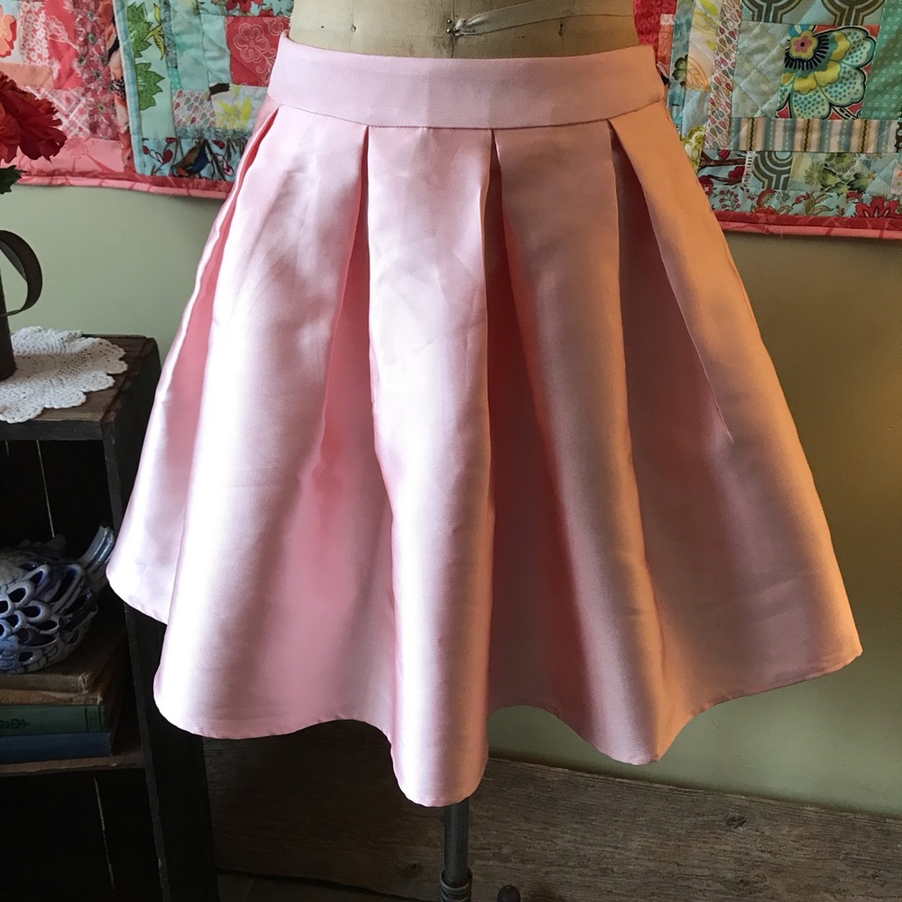 Miss Avenue Pleated Skirt